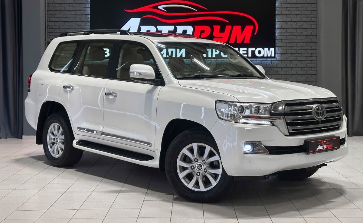 Toyota Land Cruiser 200 - 1